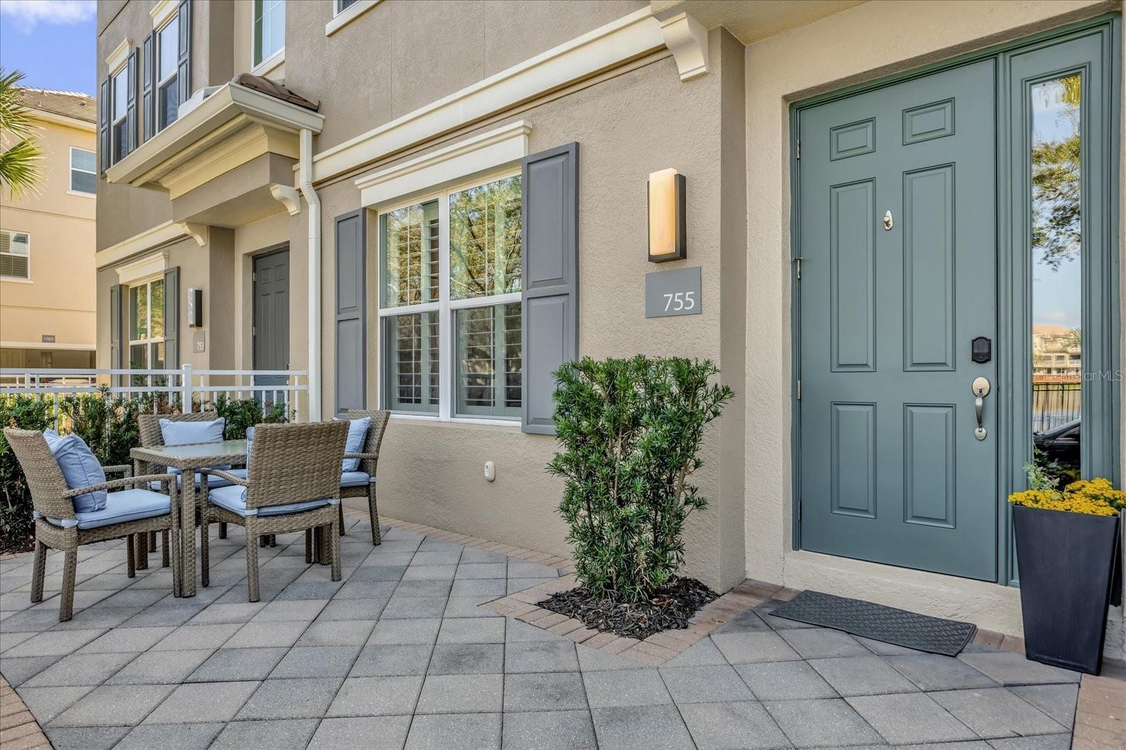 GRANDE OAKS AT HEATHROW - Residential