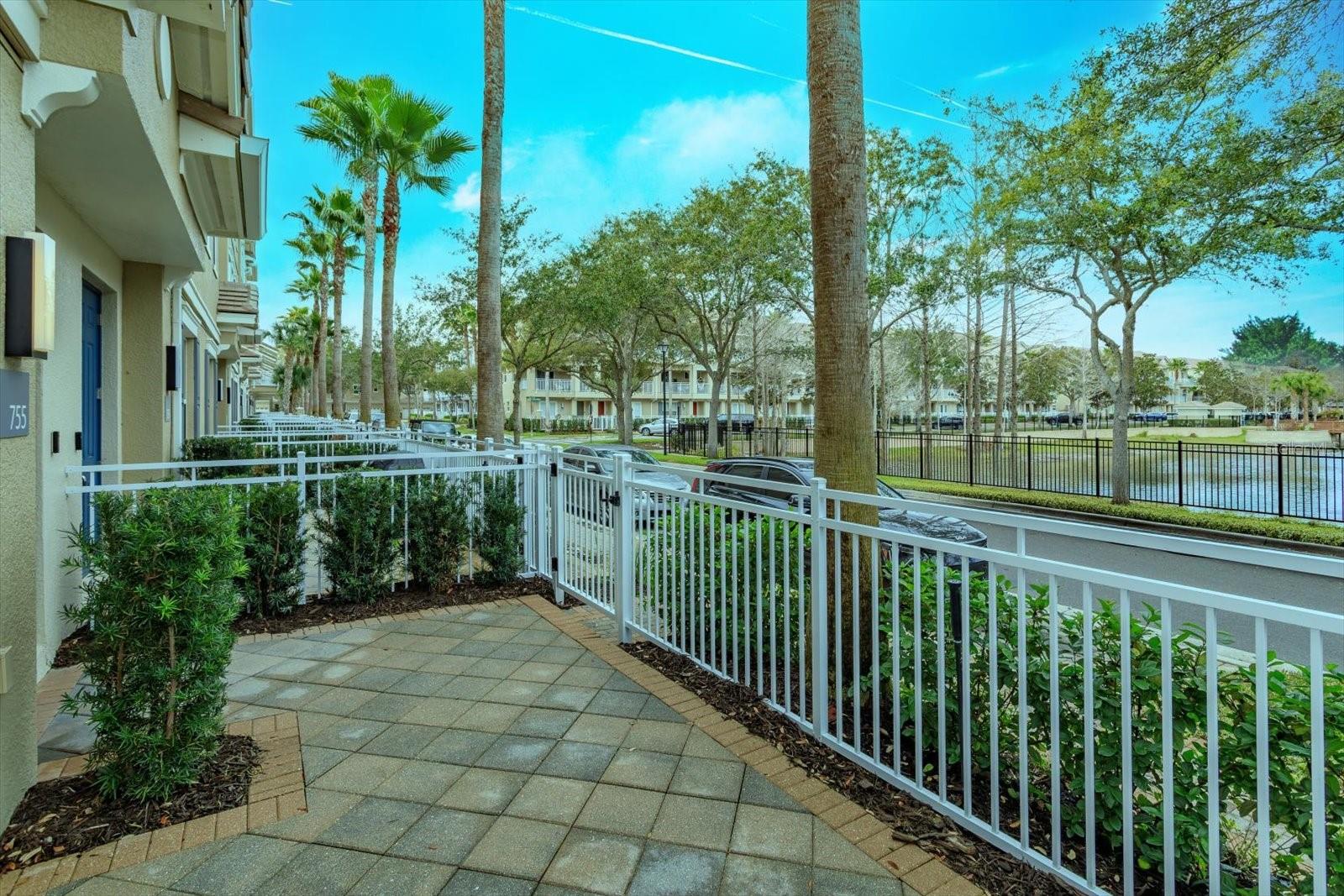 GRANDE OAKS AT HEATHROW - Residential