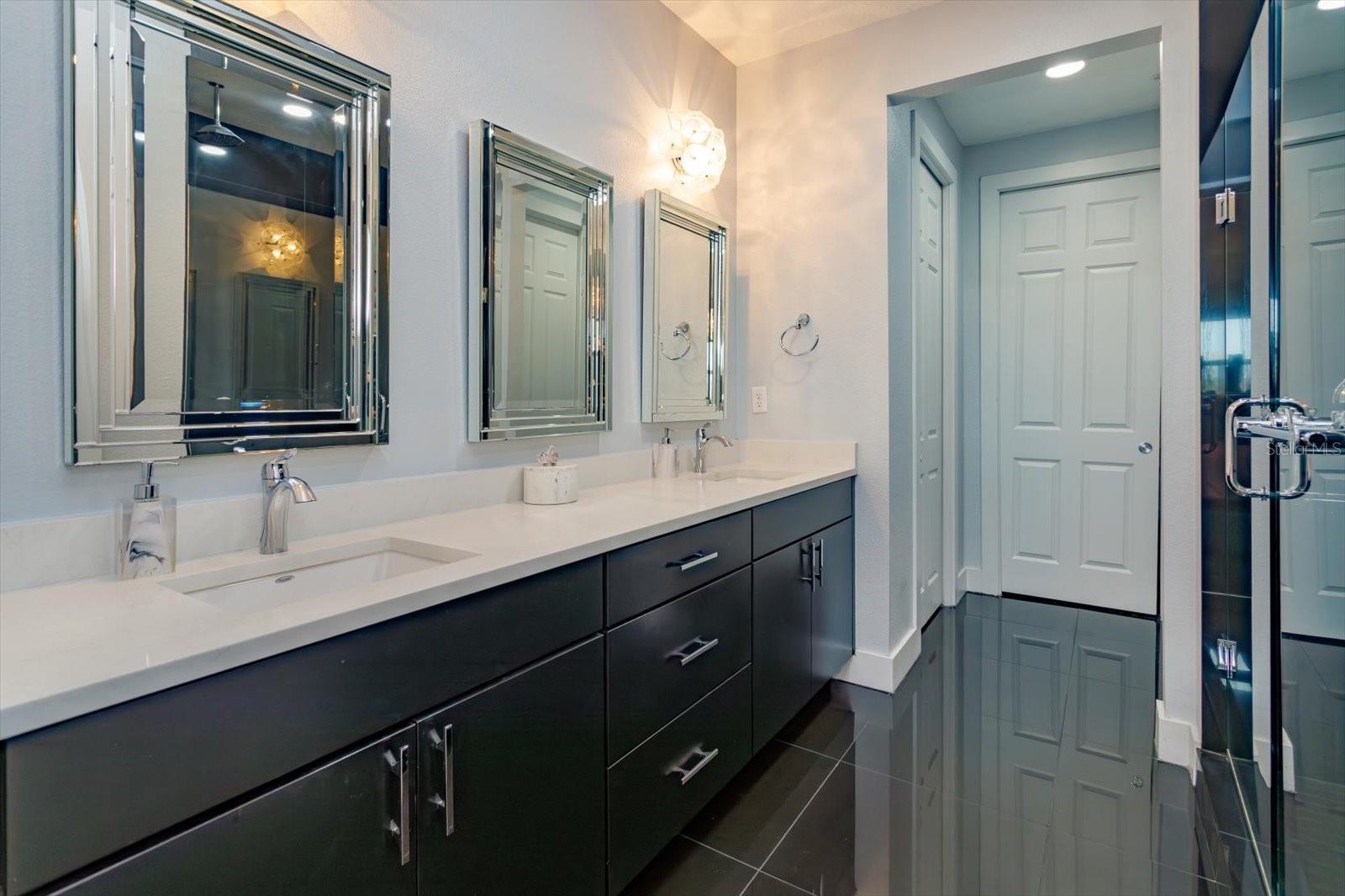 GRANDE OAKS AT HEATHROW - Residential