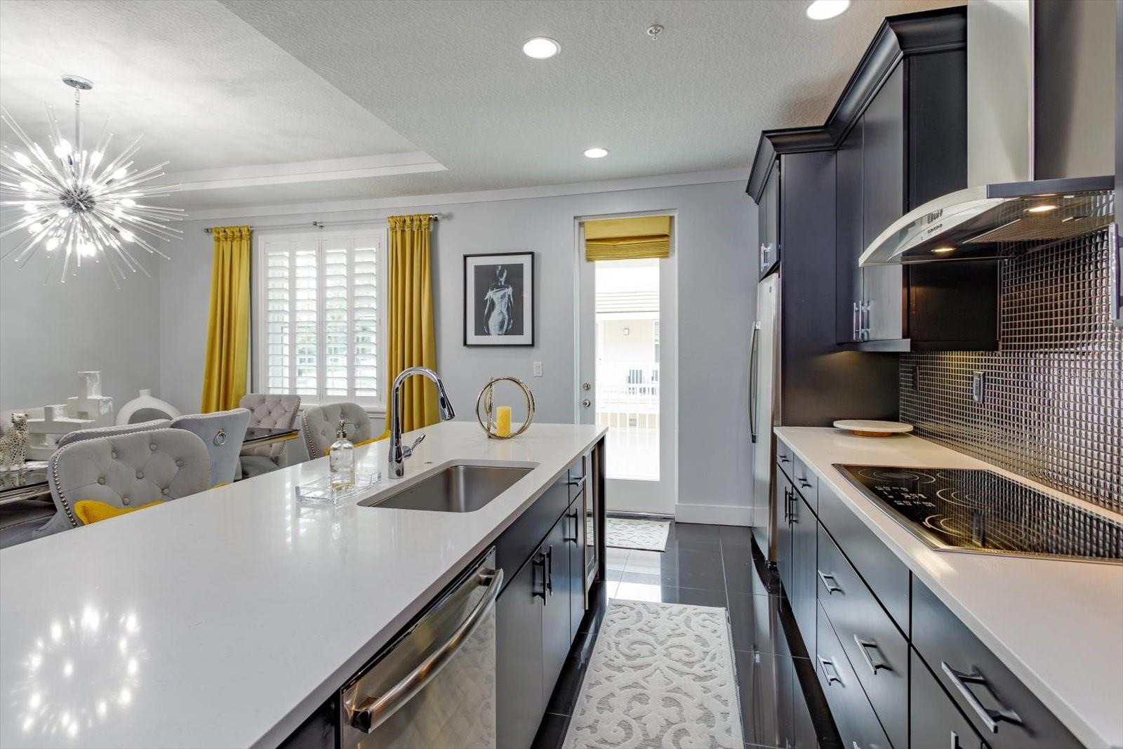 GRANDE OAKS AT HEATHROW - Residential