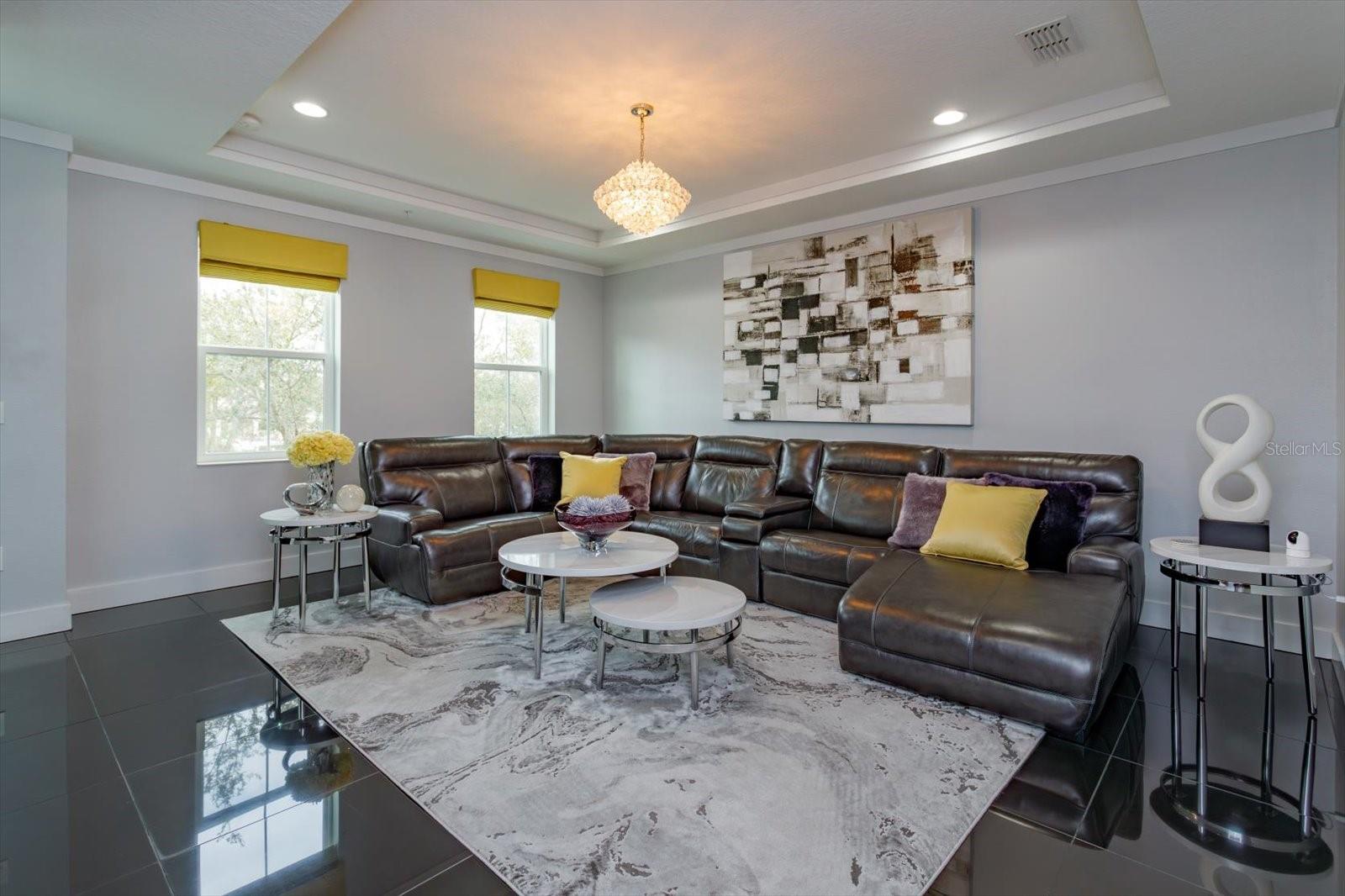 GRANDE OAKS AT HEATHROW - Residential