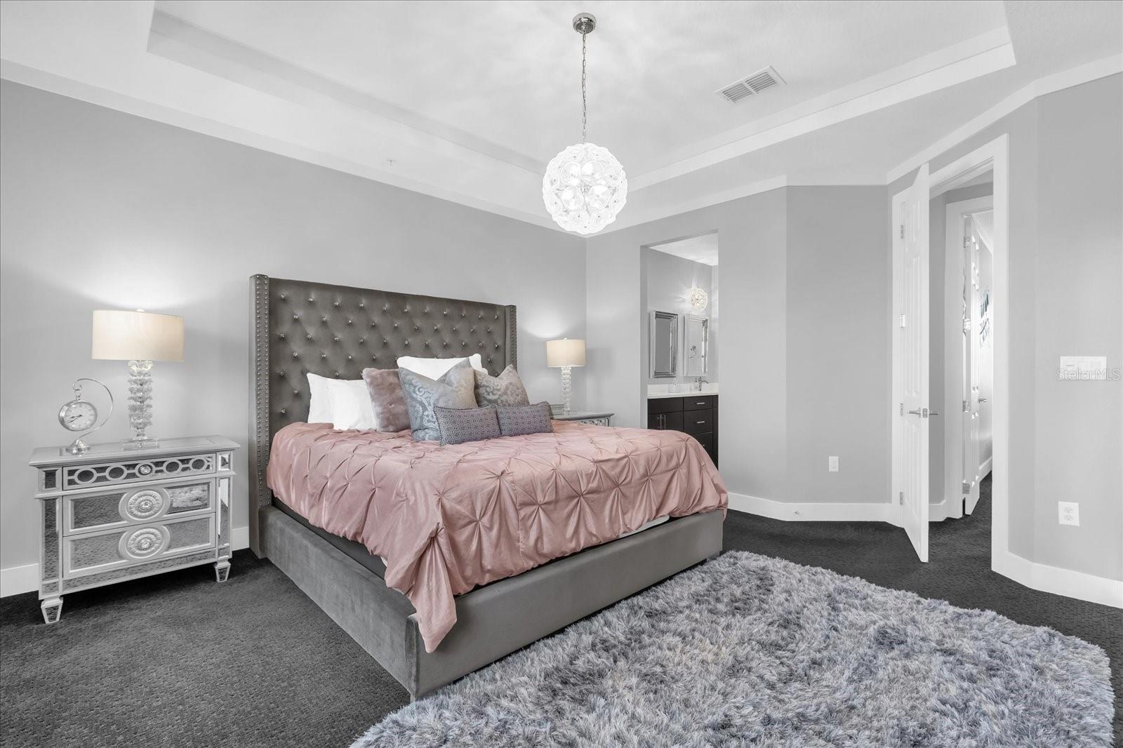 GRANDE OAKS AT HEATHROW - Residential