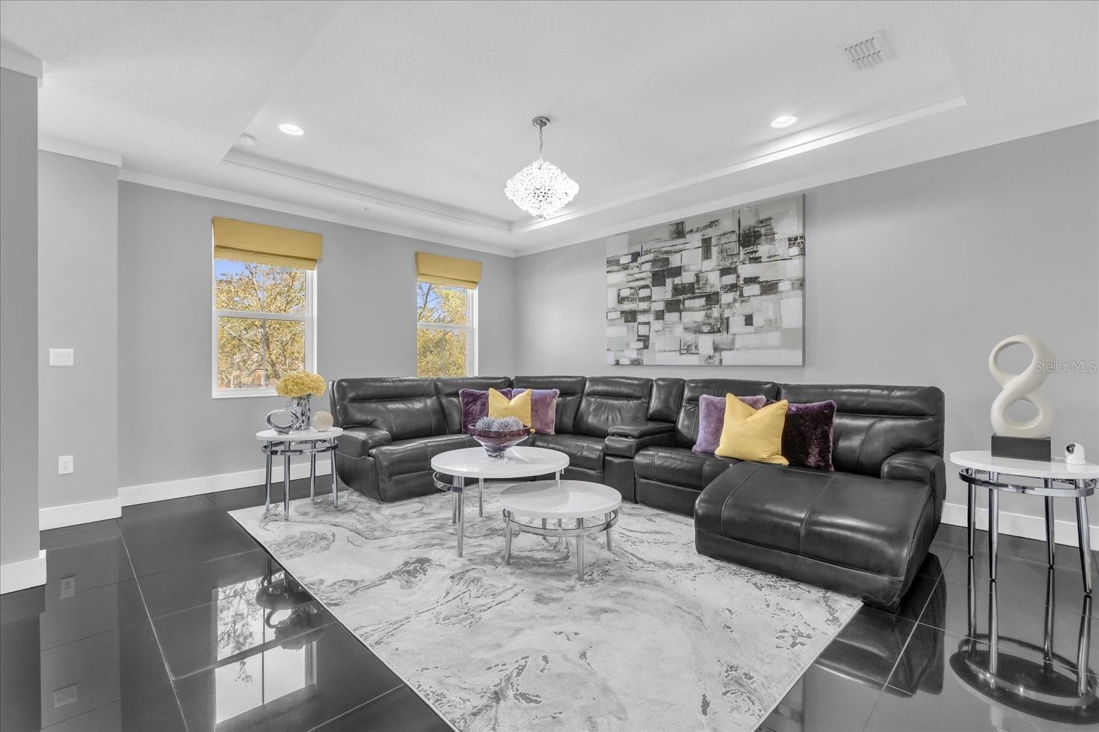 GRANDE OAKS AT HEATHROW - Residential