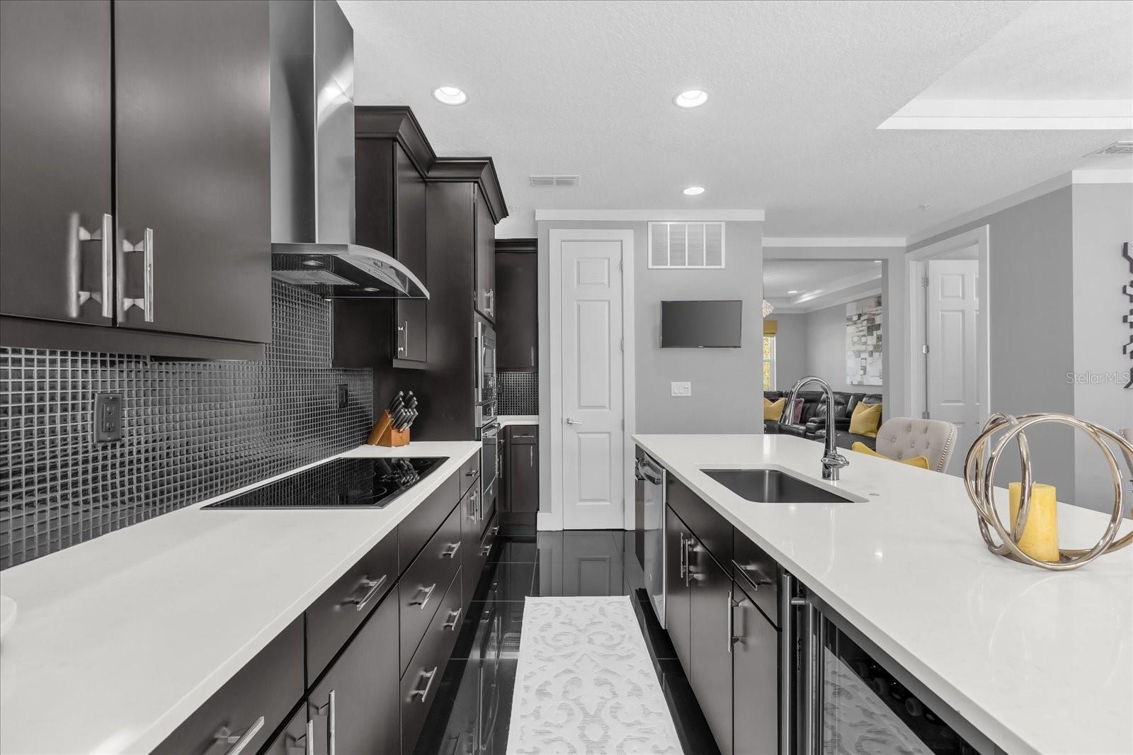 GRANDE OAKS AT HEATHROW - Residential