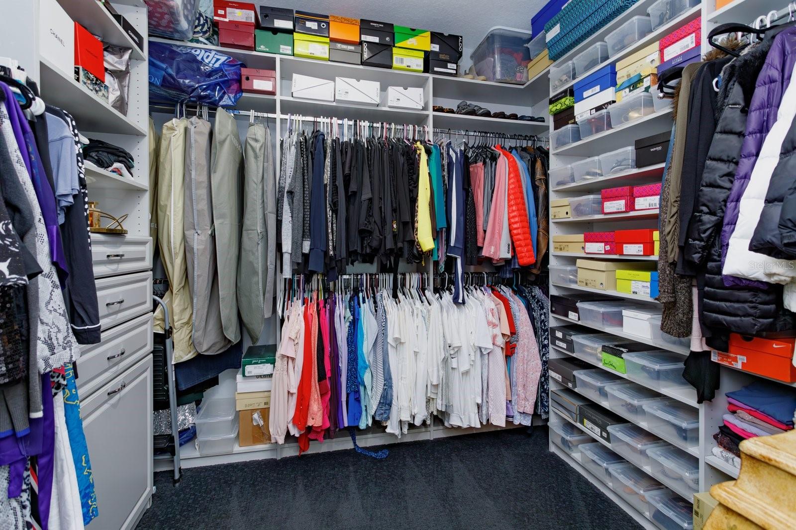 GRANDE OAKS AT HEATHROW - Residential