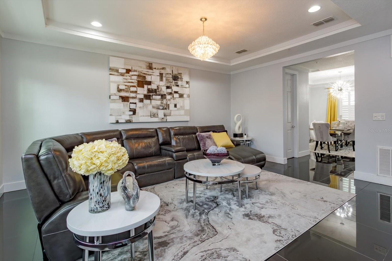 GRANDE OAKS AT HEATHROW - Residential