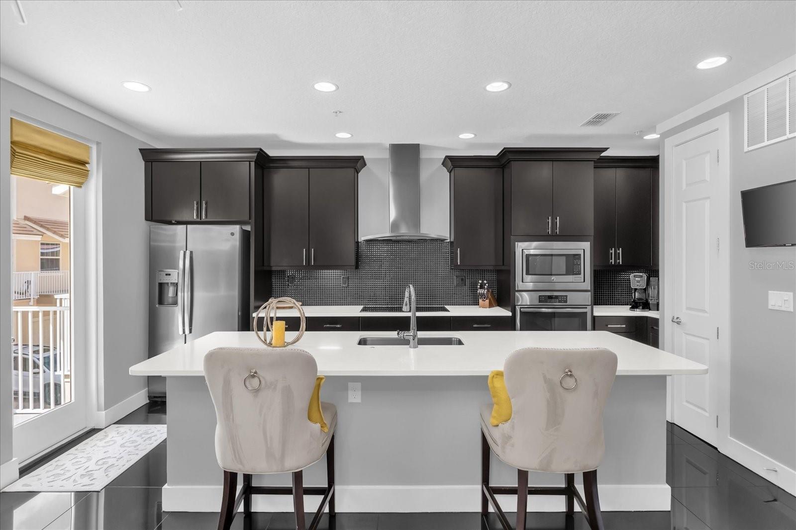 GRANDE OAKS AT HEATHROW - Residential