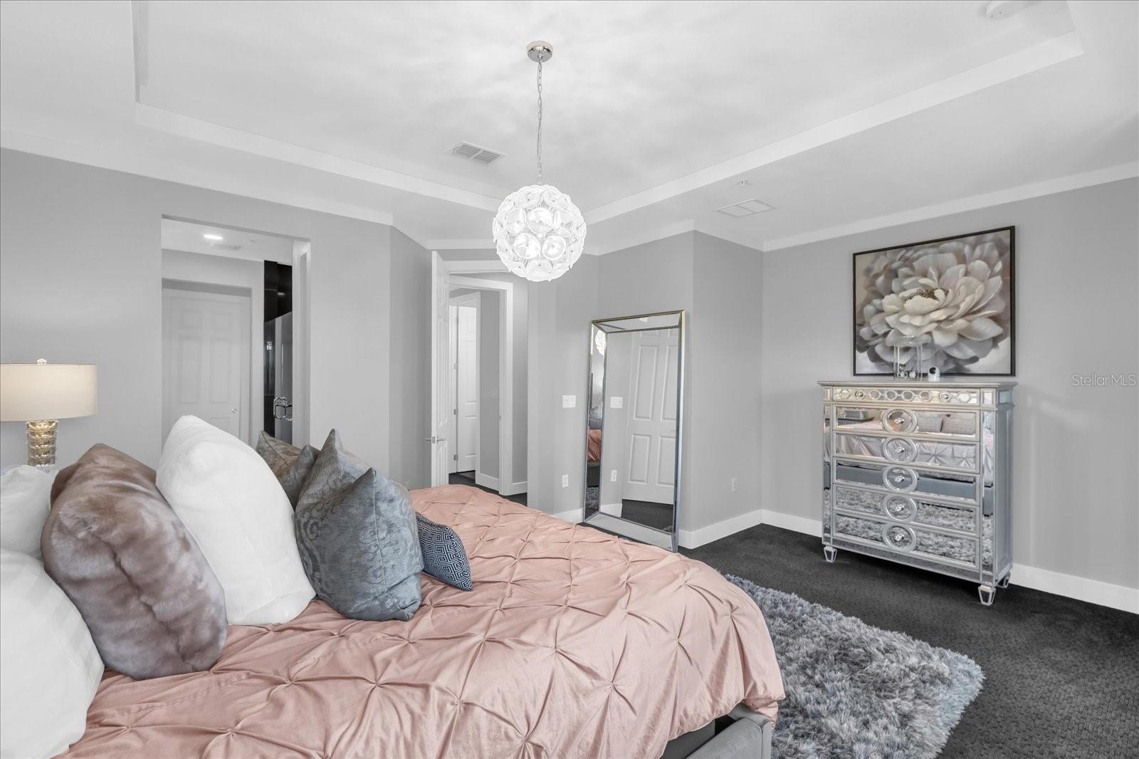 GRANDE OAKS AT HEATHROW - Residential