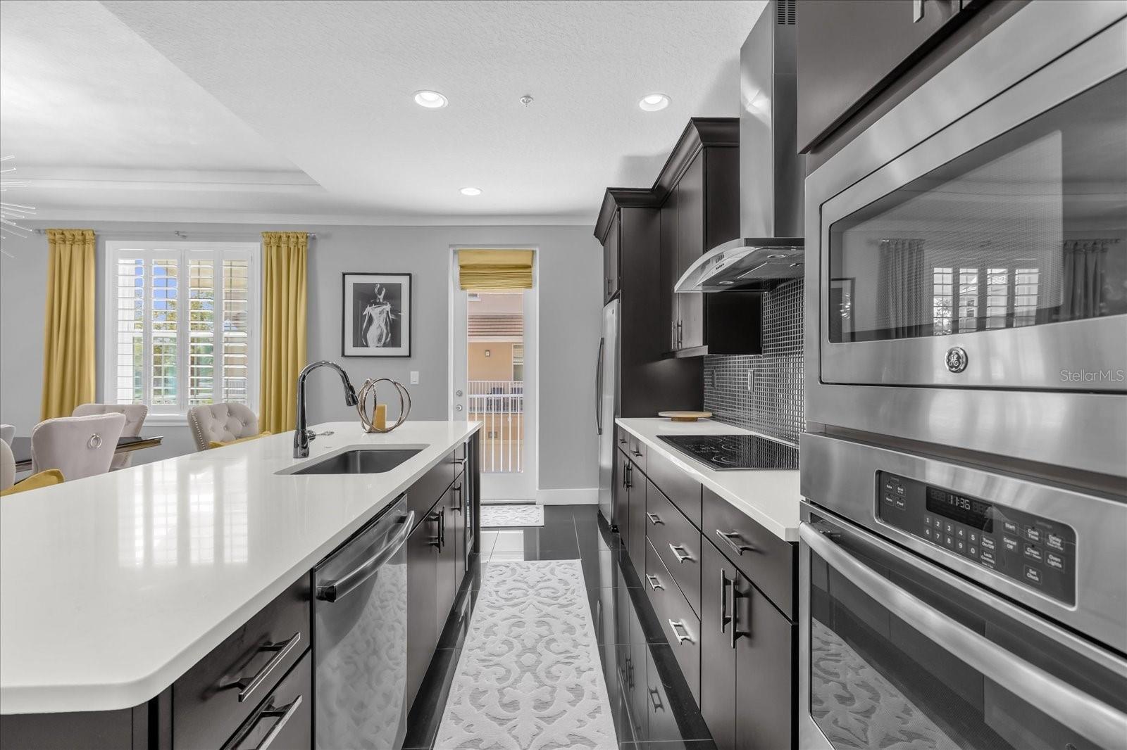 GRANDE OAKS AT HEATHROW - Residential