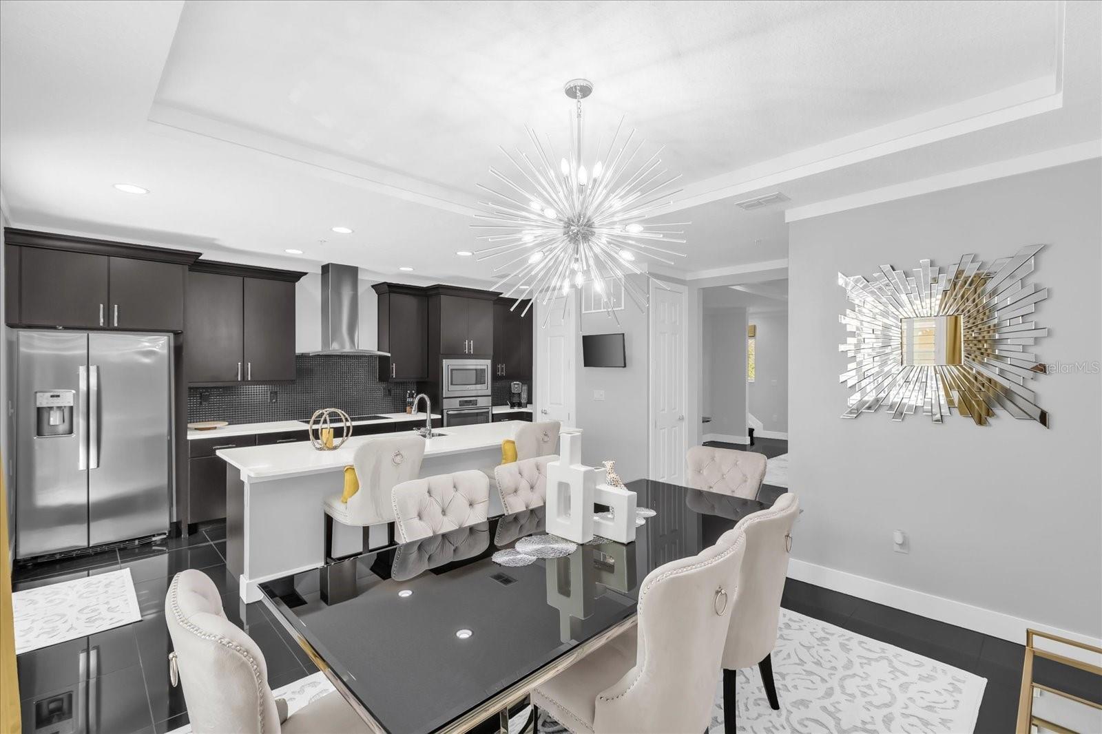 GRANDE OAKS AT HEATHROW - Residential