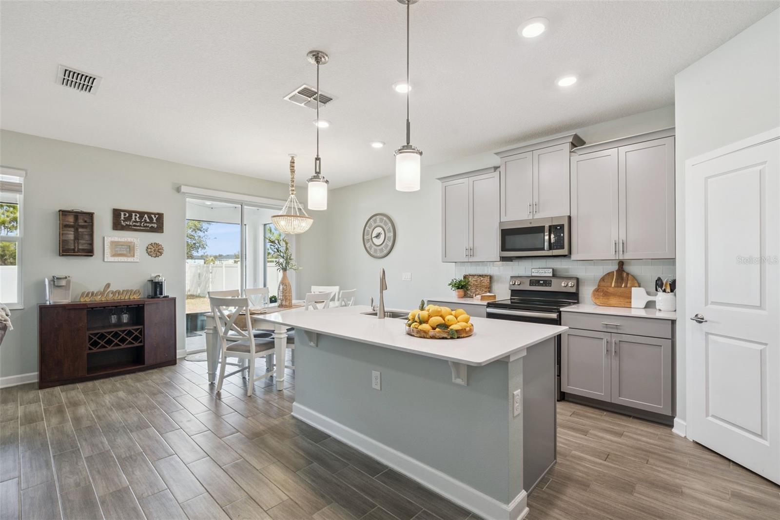 1985 MOUNTAIN PINE STREET