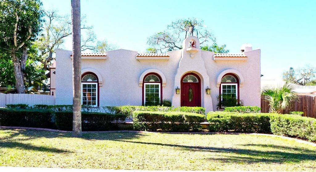 Photo of 714 29th Street W, Bradenton, FL 34205 (MLS # A4684109)