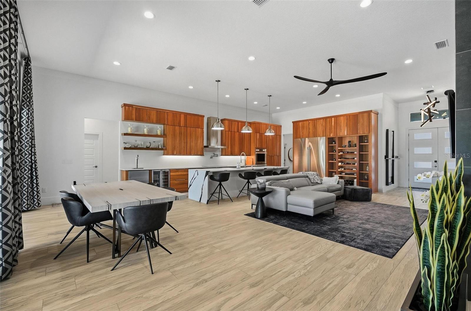 MARINA DEL PALMA - Residential