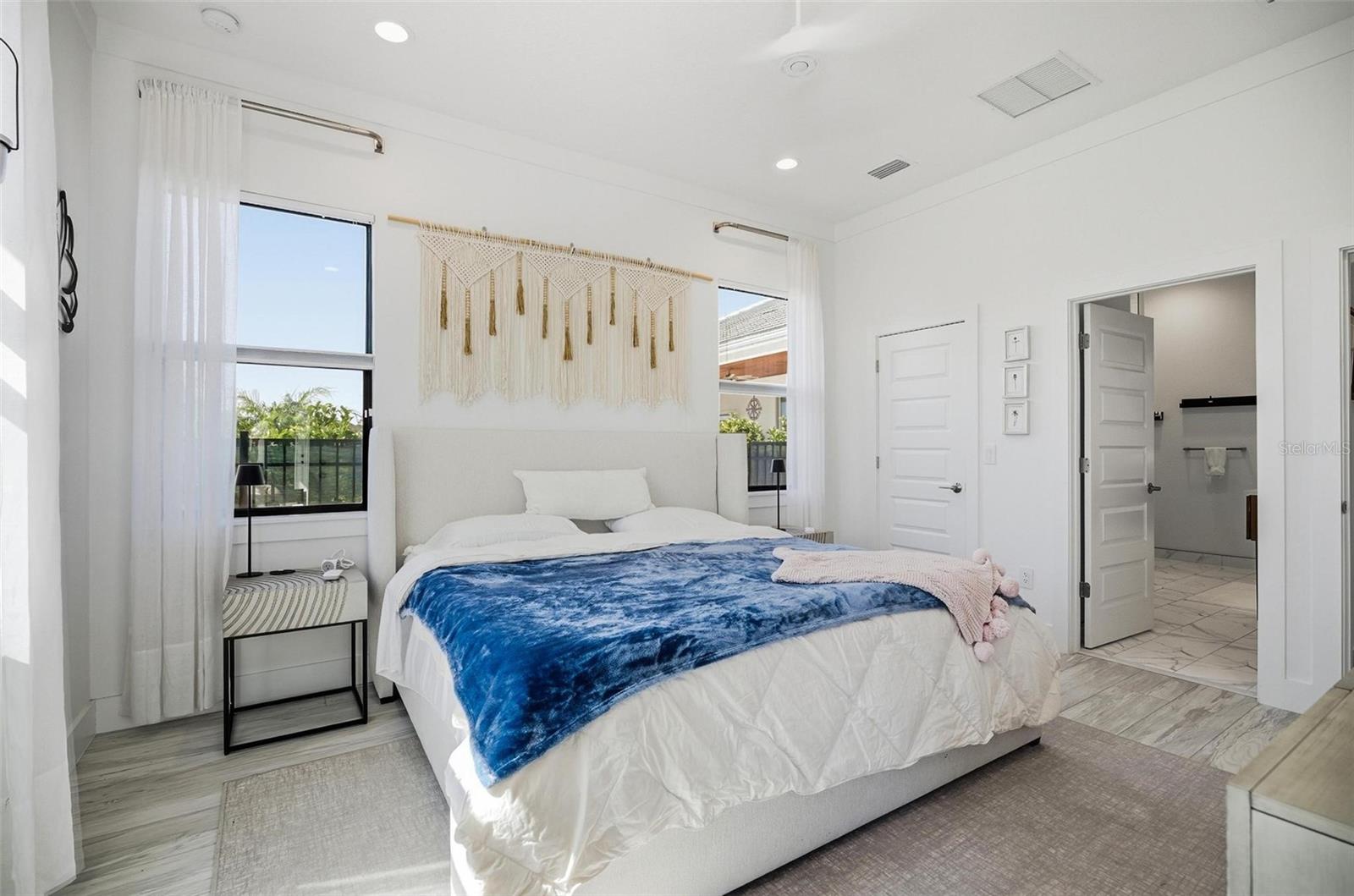 MARINA DEL PALMA - Residential