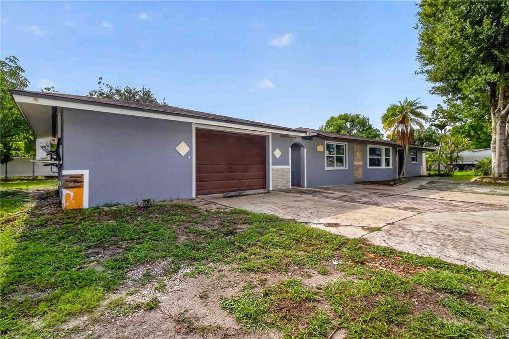 Photo of 4734 Delmonte Avenue, Sarasota, FL 34235 (MLS # A4701340)