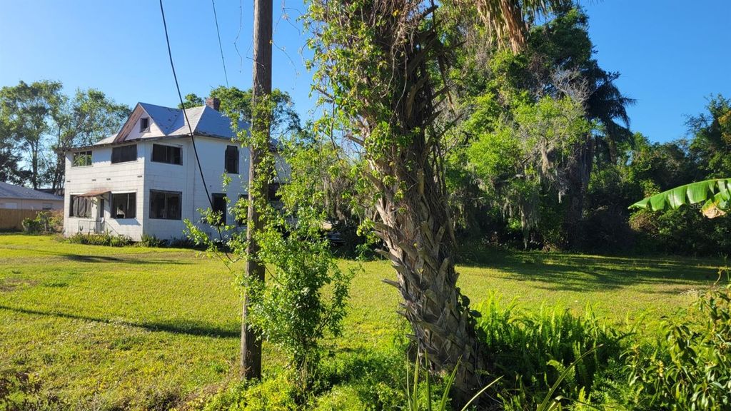 Photo of 2003 51st Avenue E, Bradenton, FL 34203 (MLS # A4645080)