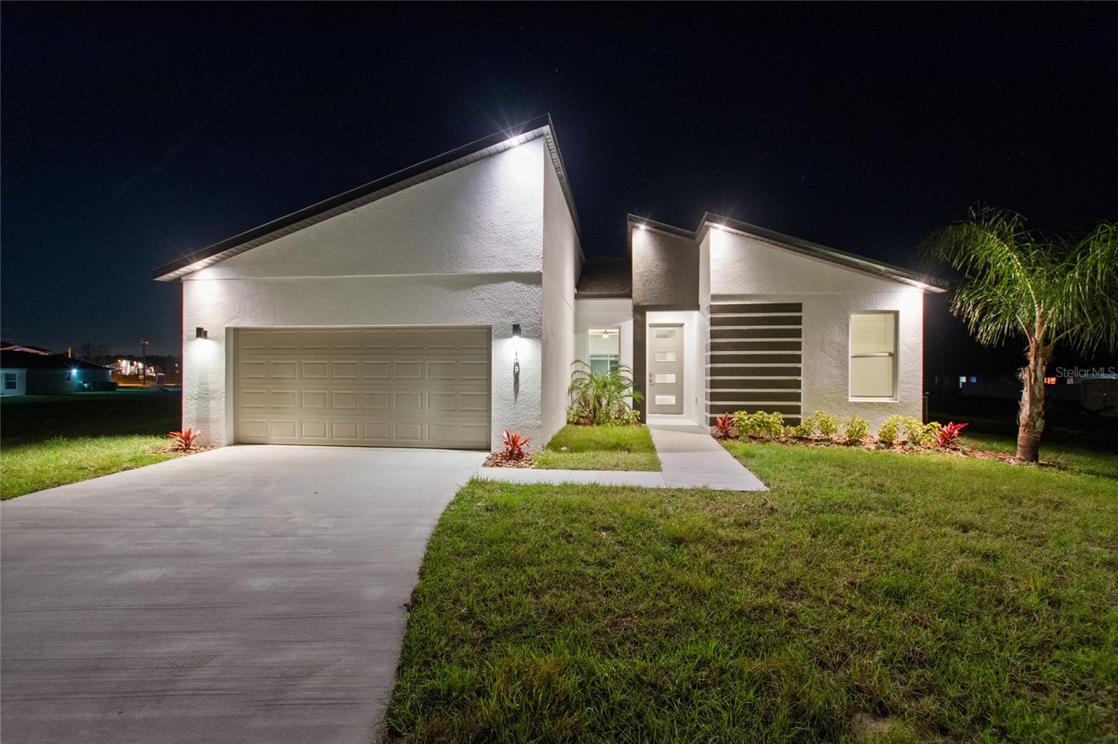1057 SABINE PLACE