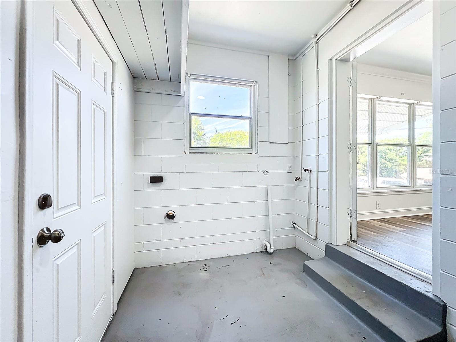 COUNTRY CLUB HEIGHTS - Residential