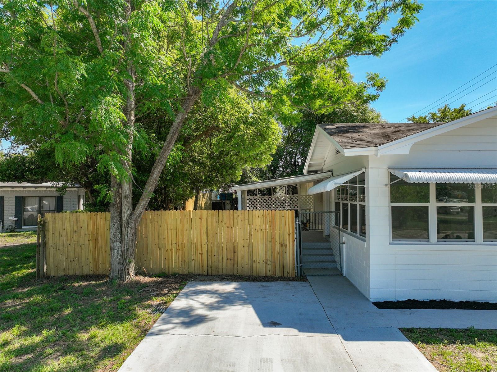 COUNTRY CLUB HEIGHTS - Residential