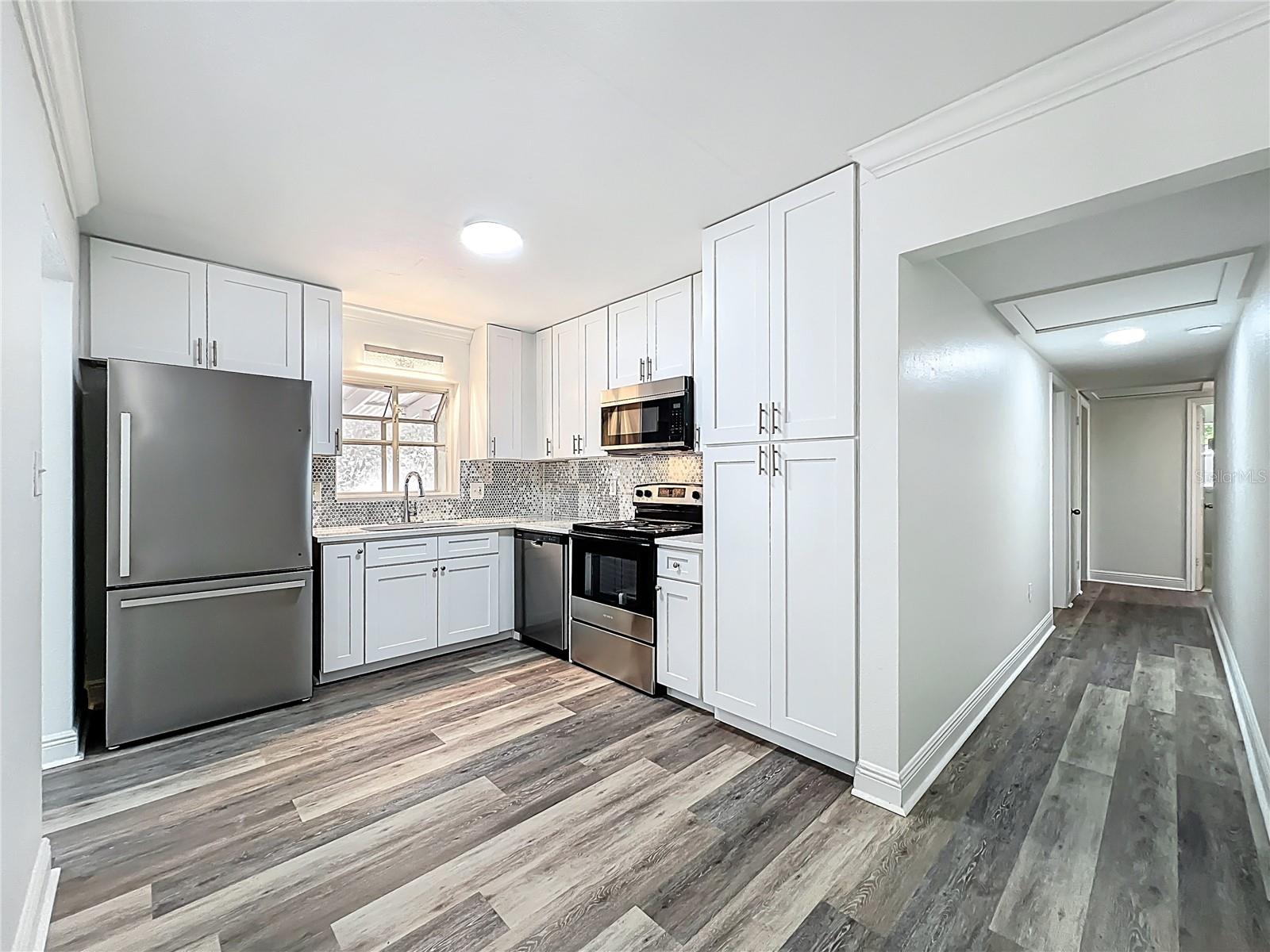 COUNTRY CLUB HEIGHTS - Residential