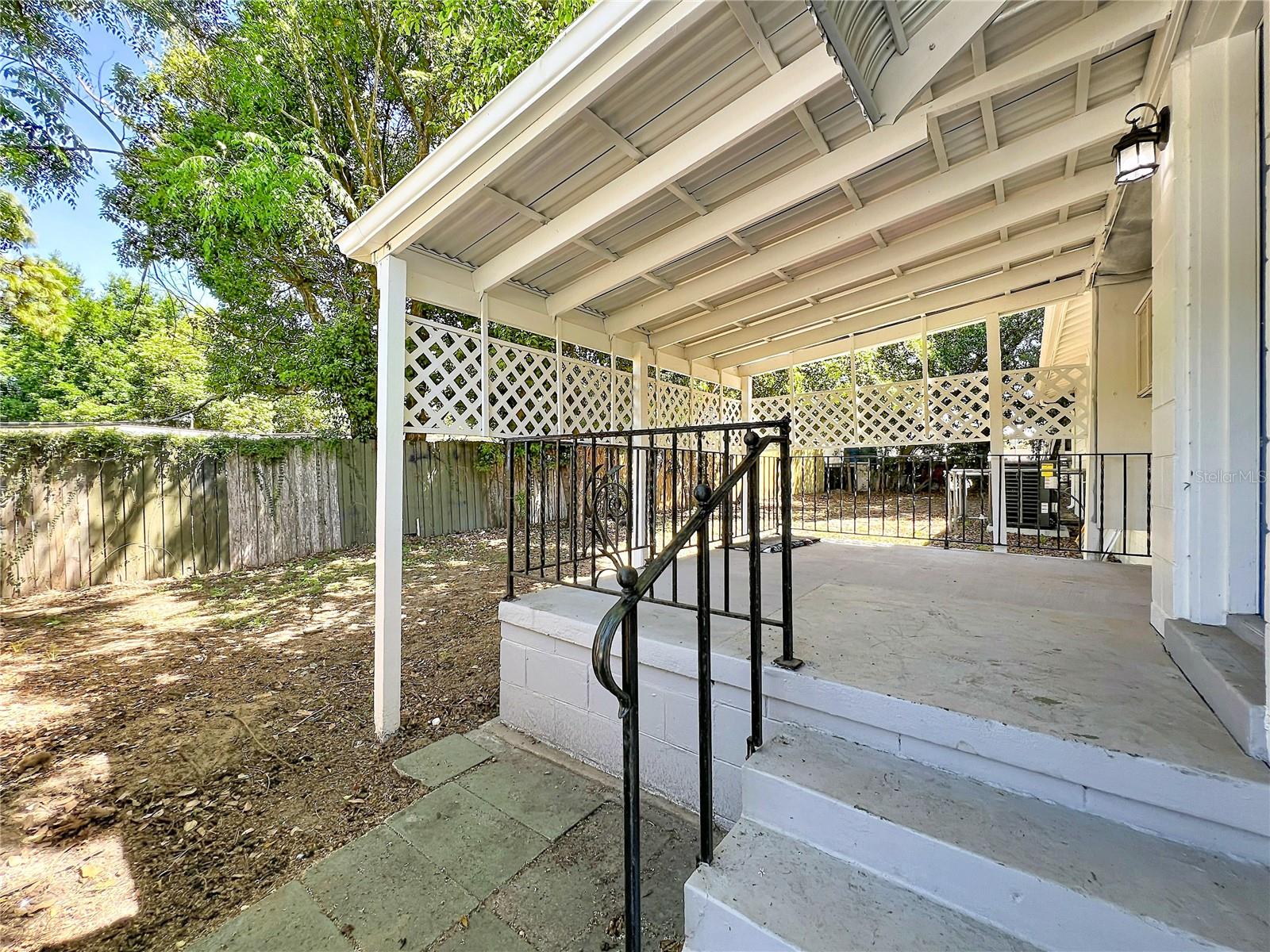 COUNTRY CLUB HEIGHTS - Residential