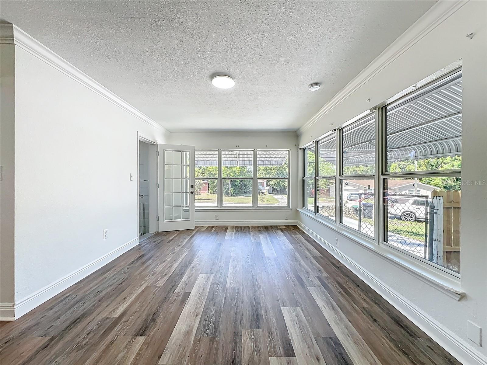 COUNTRY CLUB HEIGHTS - Residential