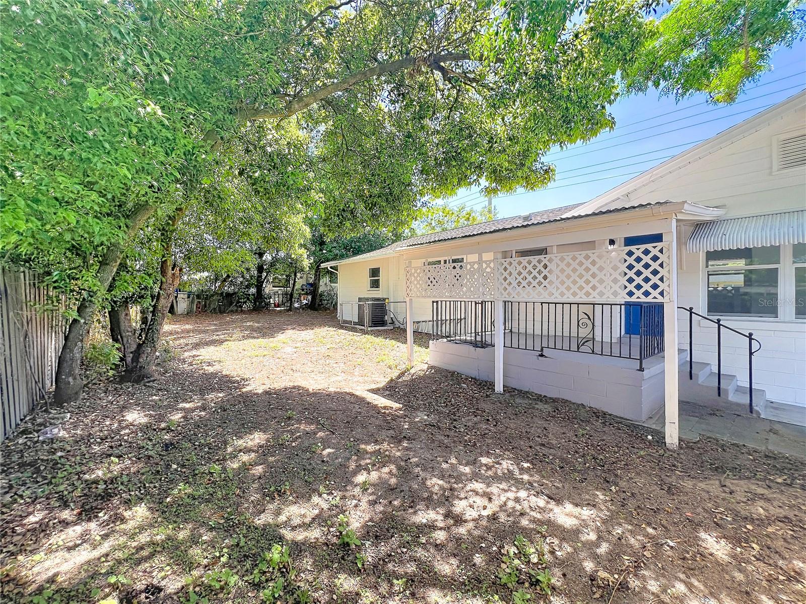 COUNTRY CLUB HEIGHTS - Residential