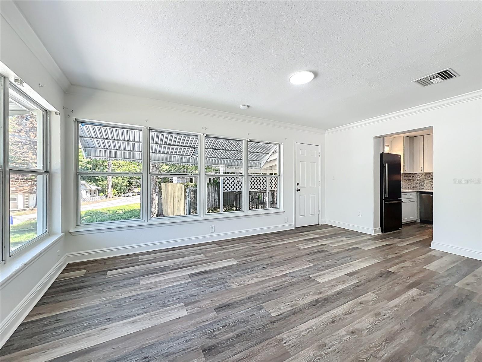 COUNTRY CLUB HEIGHTS - Residential