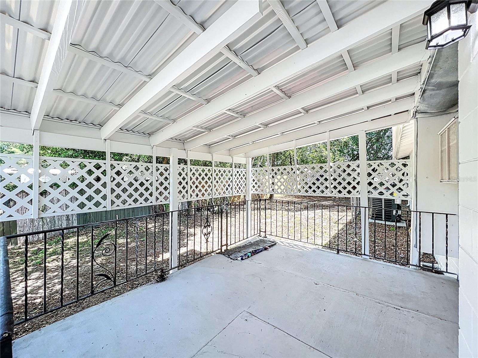 COUNTRY CLUB HEIGHTS - Residential