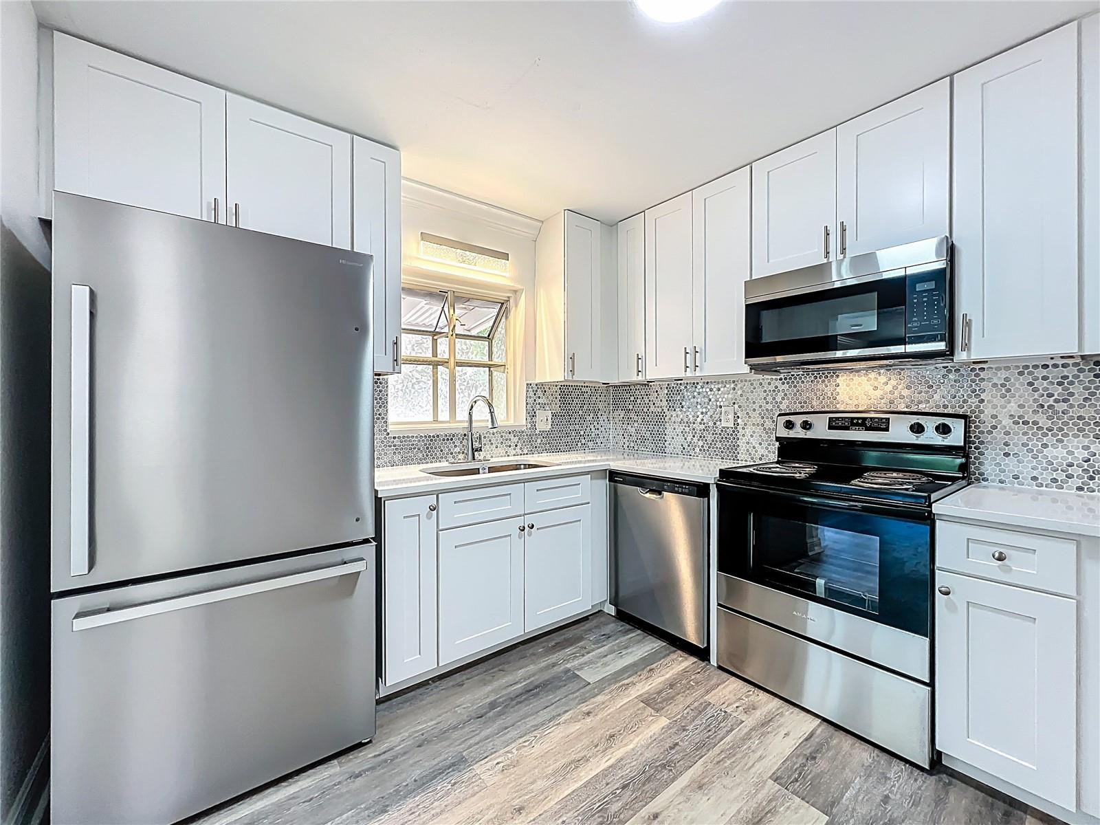 COUNTRY CLUB HEIGHTS - Residential