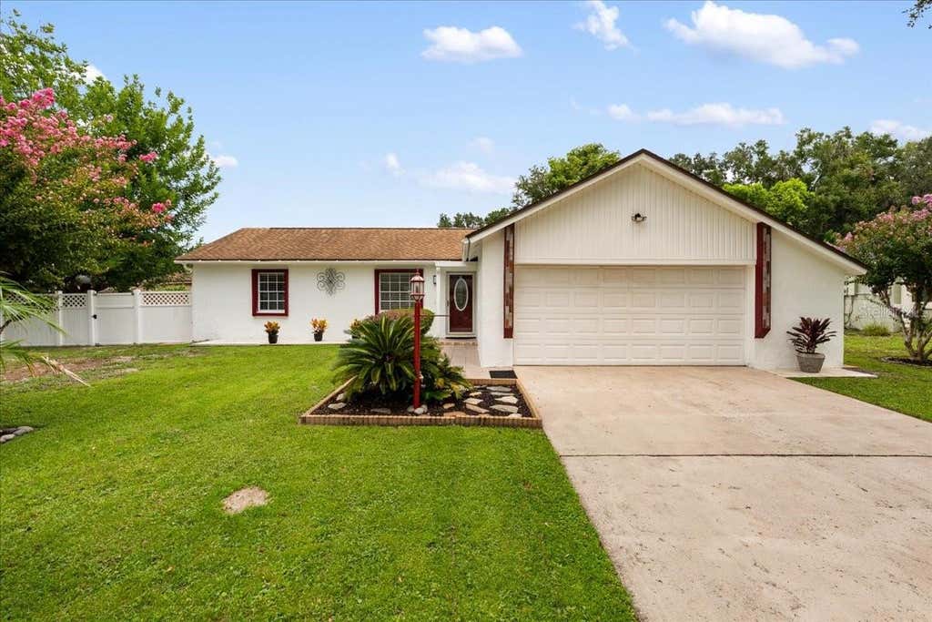 Photo of 328 Panama Circle, Winter Springs, FL 32708 (MLS # O6431281)