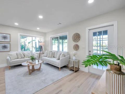 COFFEE POT BAYOU ADD SNELL & HAMLETTS - Residential Lease