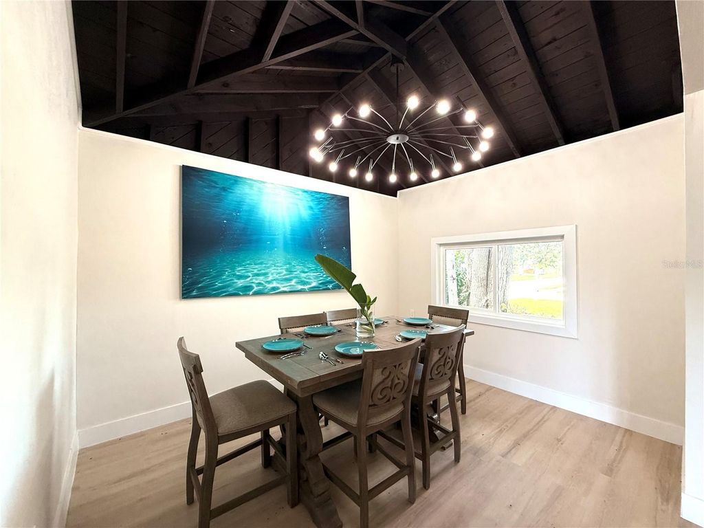 Photo of 400 38th Avenue NE, St Petersburg, FL 33704 (MLS # TB8434315)