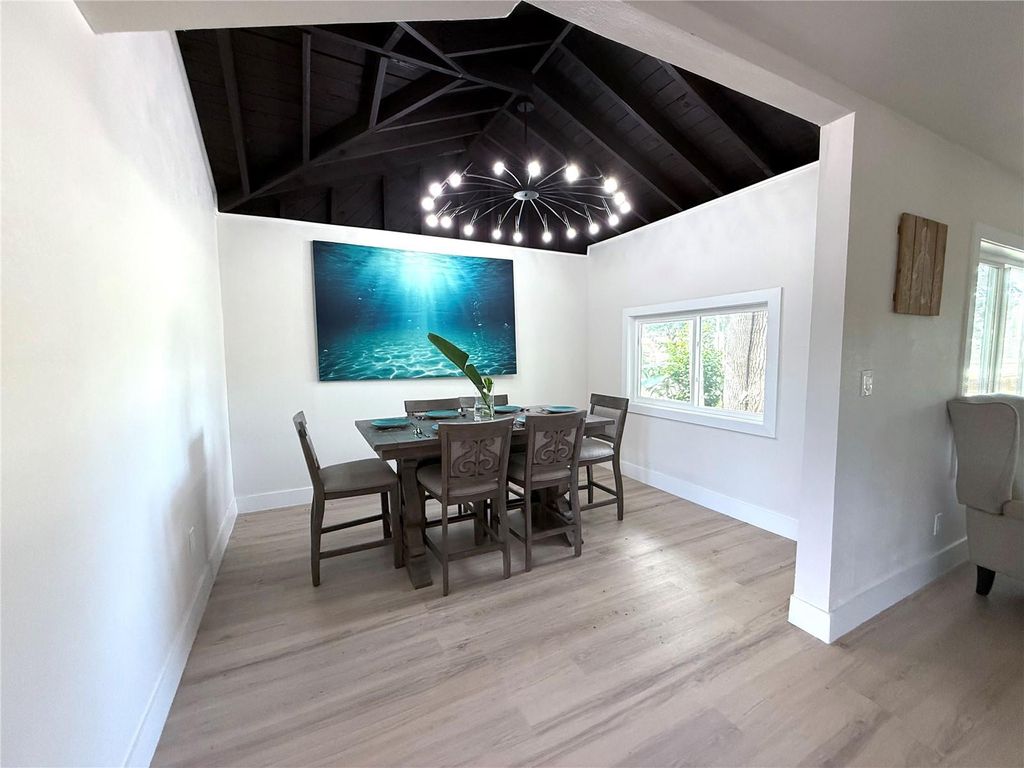 Photo of 400 38th Avenue NE, St Petersburg, FL 33704 (MLS # TB8434315)
