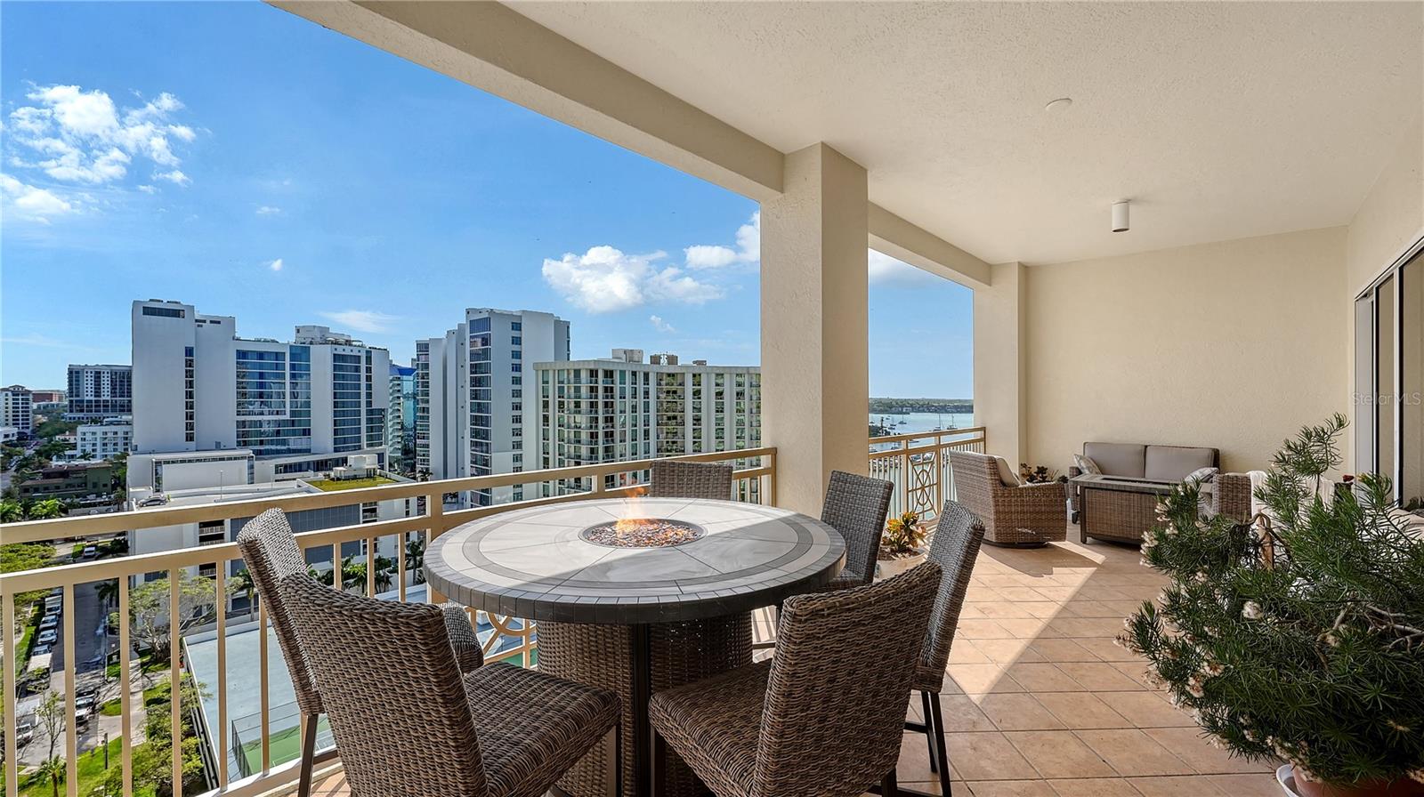 THE TOWER RESIDENCES - Residential