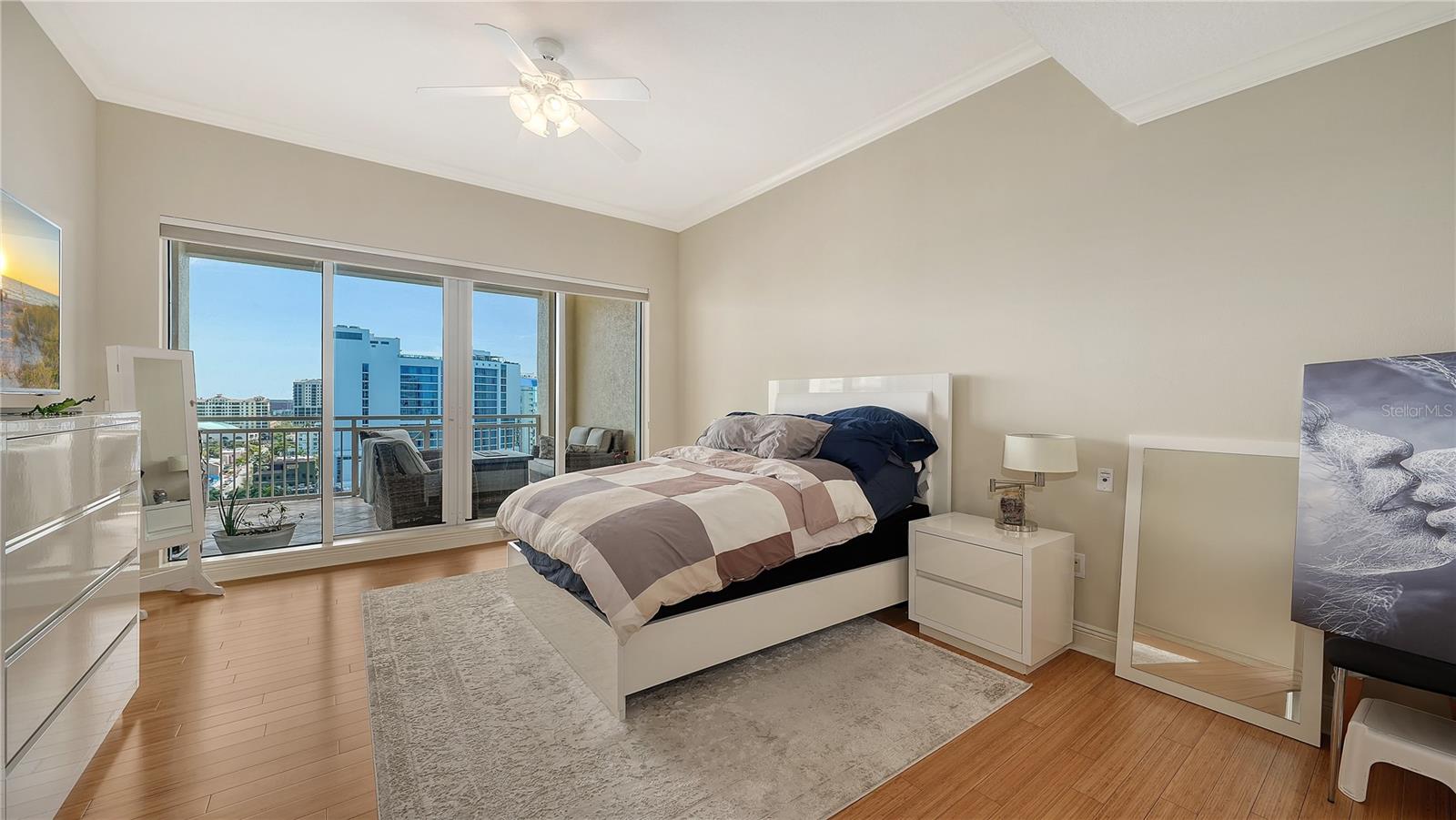 THE TOWER RESIDENCES - Residential