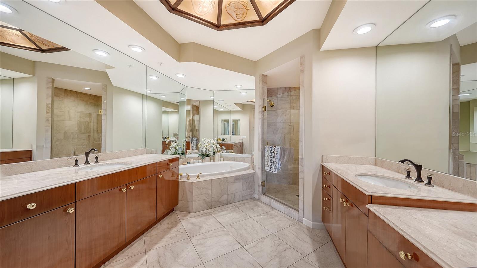 THE TOWER RESIDENCES - Residential