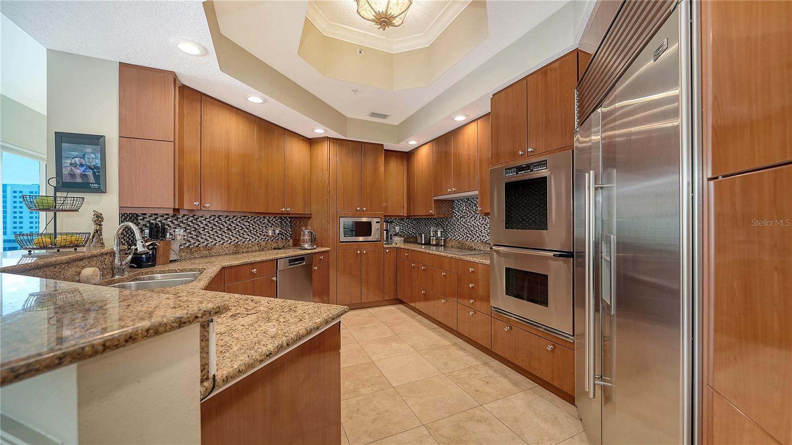 THE TOWER RESIDENCES - Residential