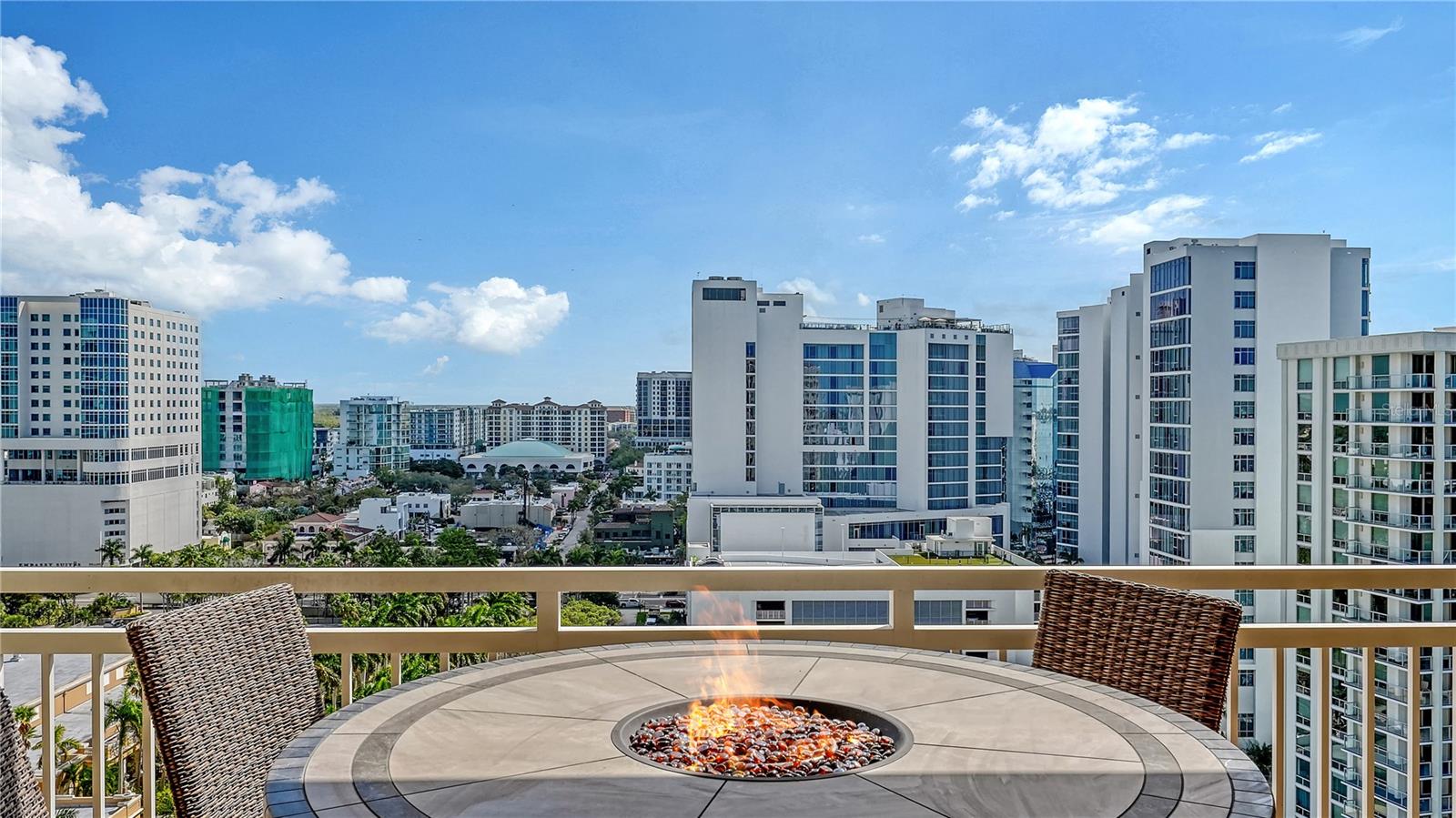 THE TOWER RESIDENCES - Residential