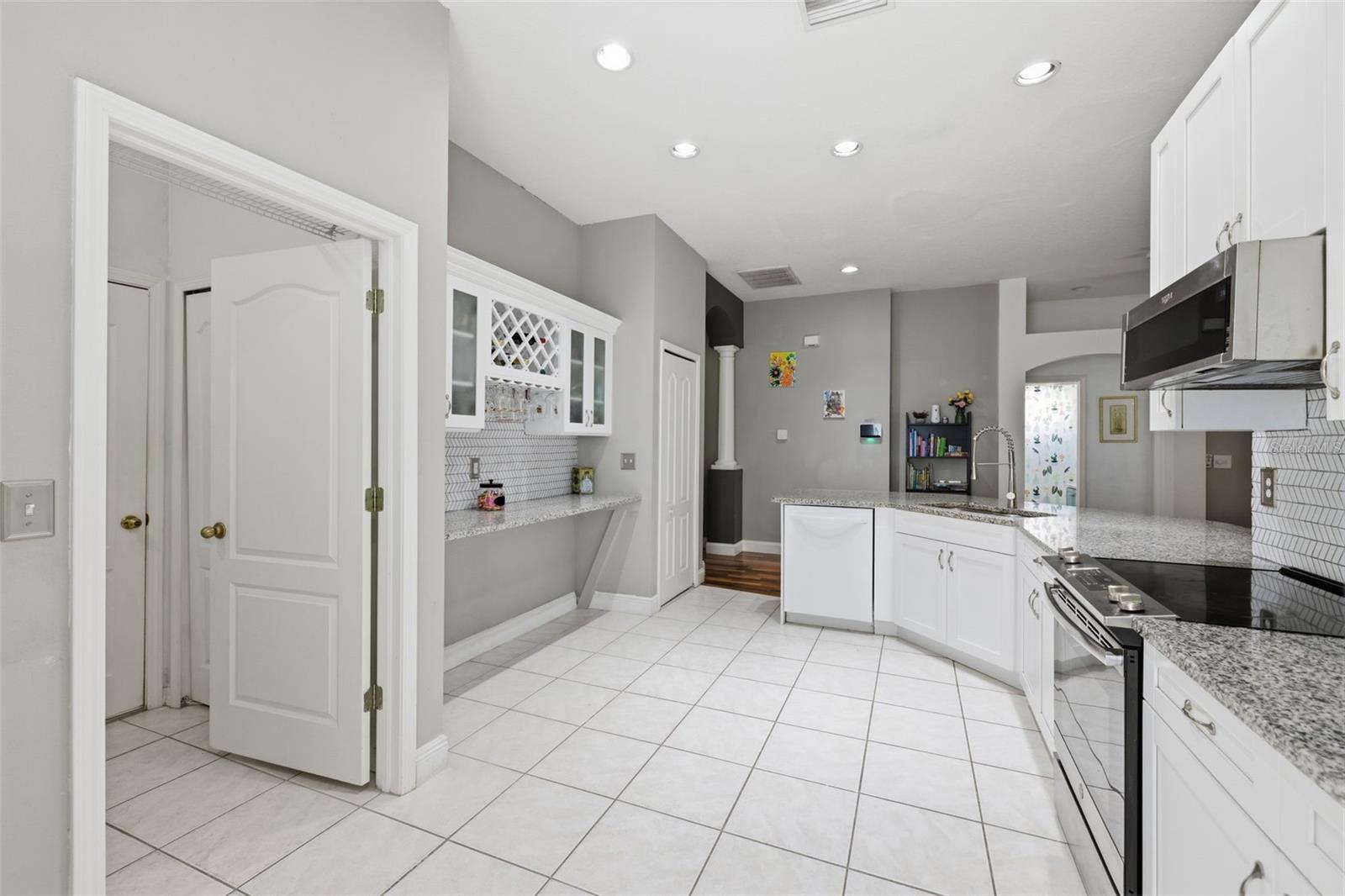 SUNCOAST LAKES PH 01 - Residential