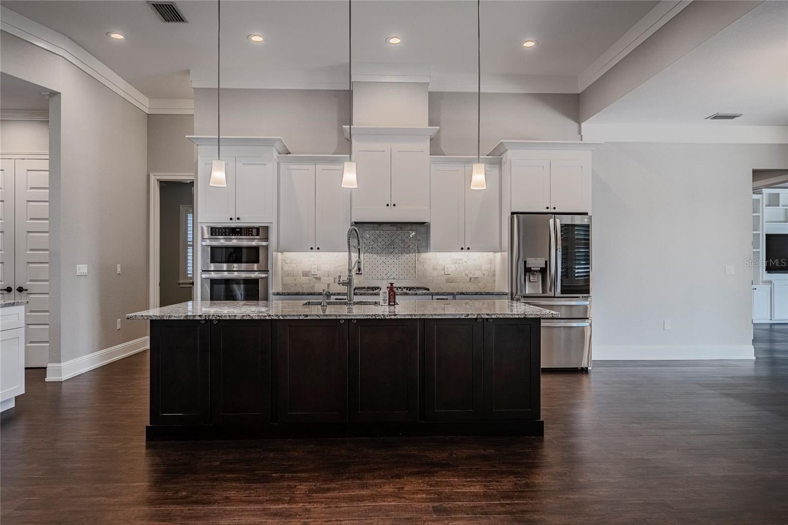 6545 EMERALD WOODS LANE