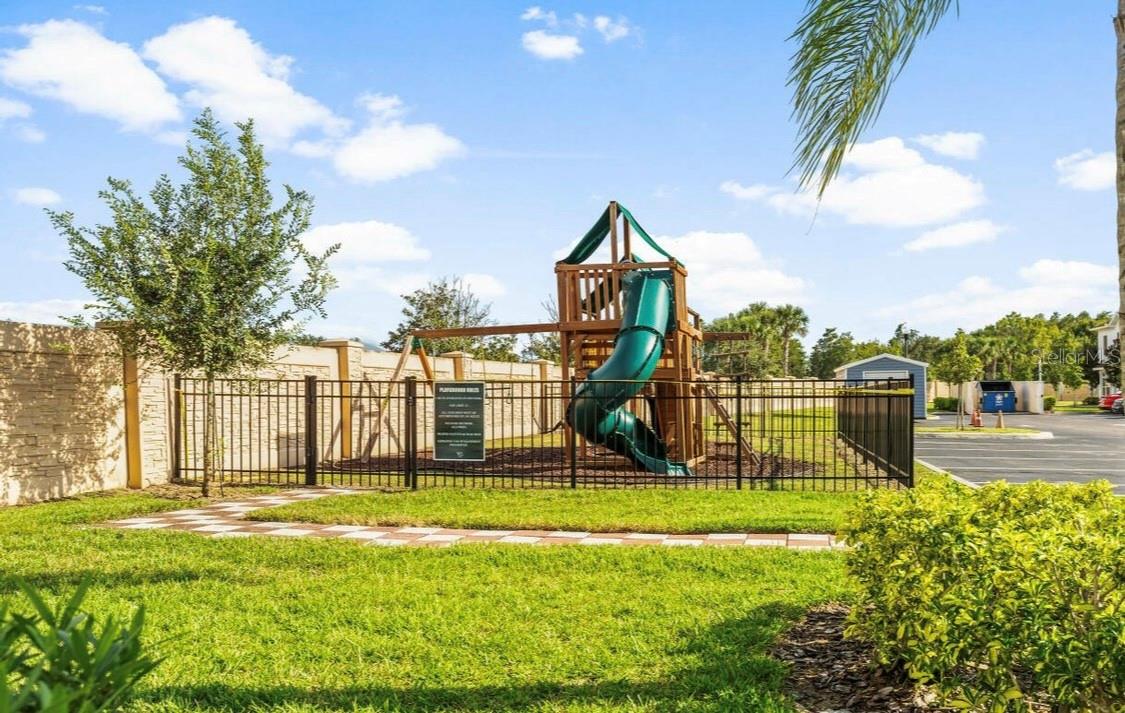 WEST LUCAYA VILLAGE - Residential