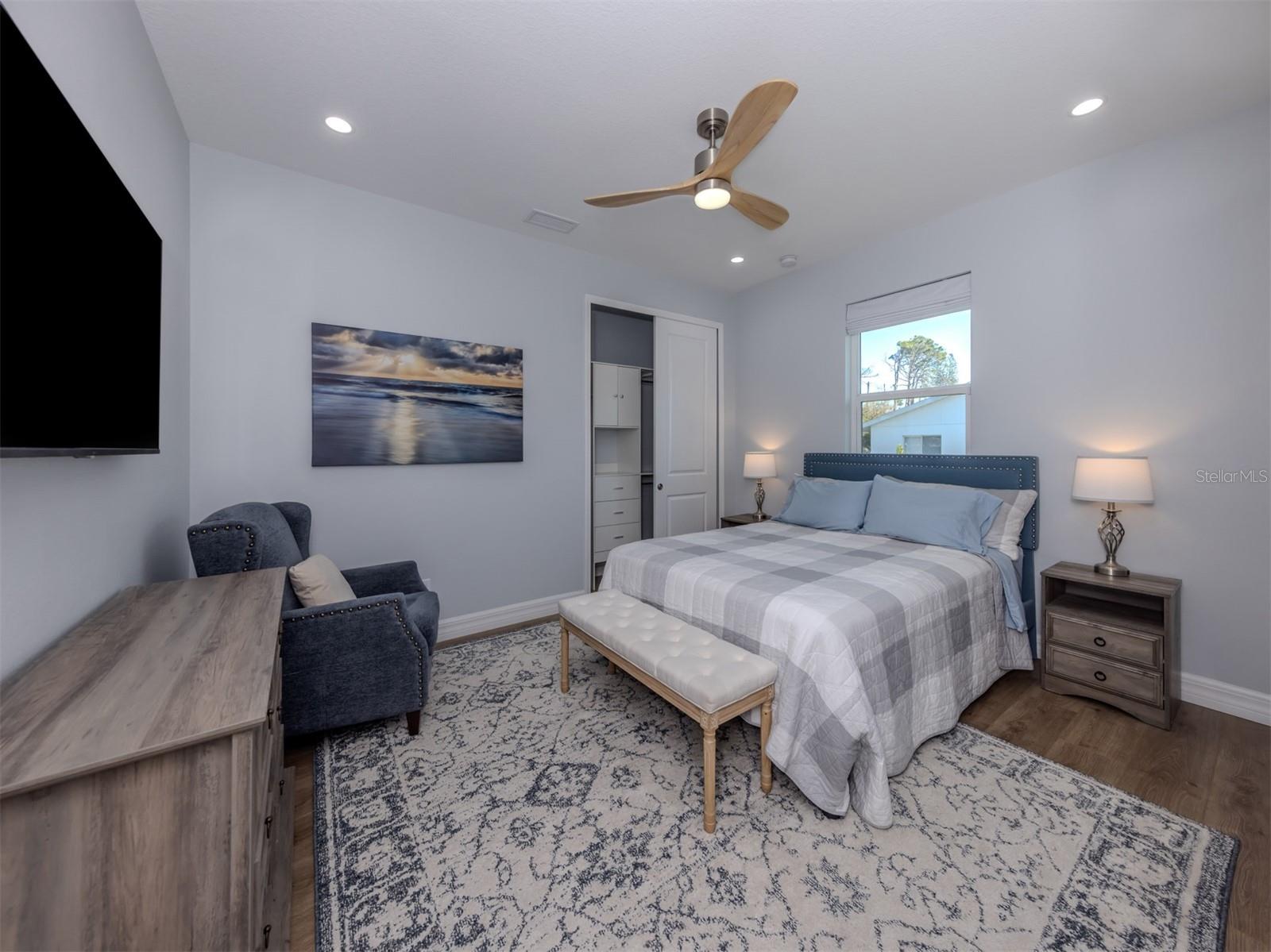 SOUTH VENICE - Residential