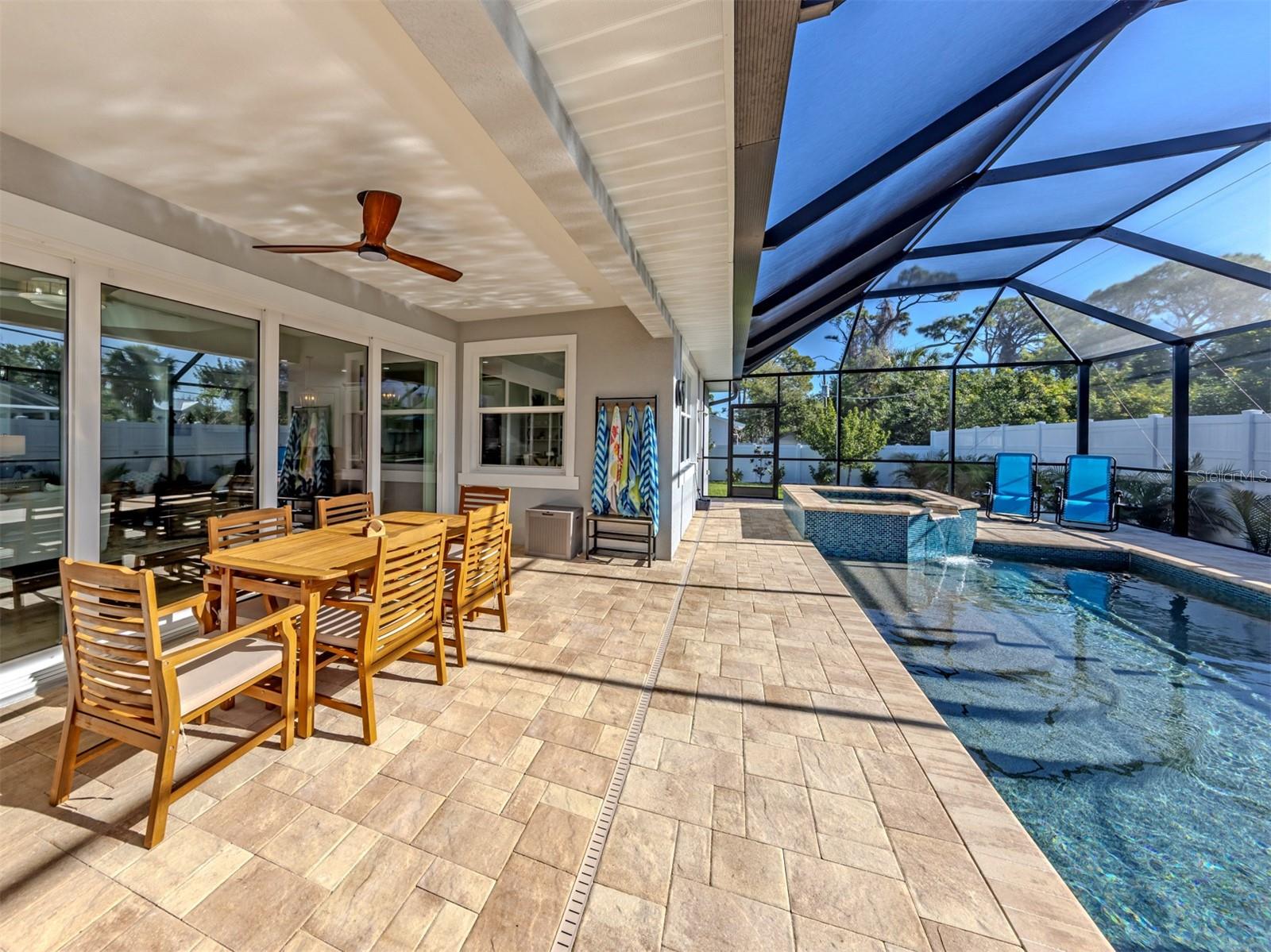 SOUTH VENICE - Residential