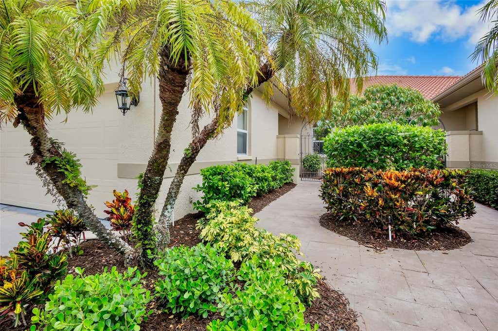 Photo of 3386 Chelmsford Court #7, Sarasota, FL 34235 (MLS # A4698377)