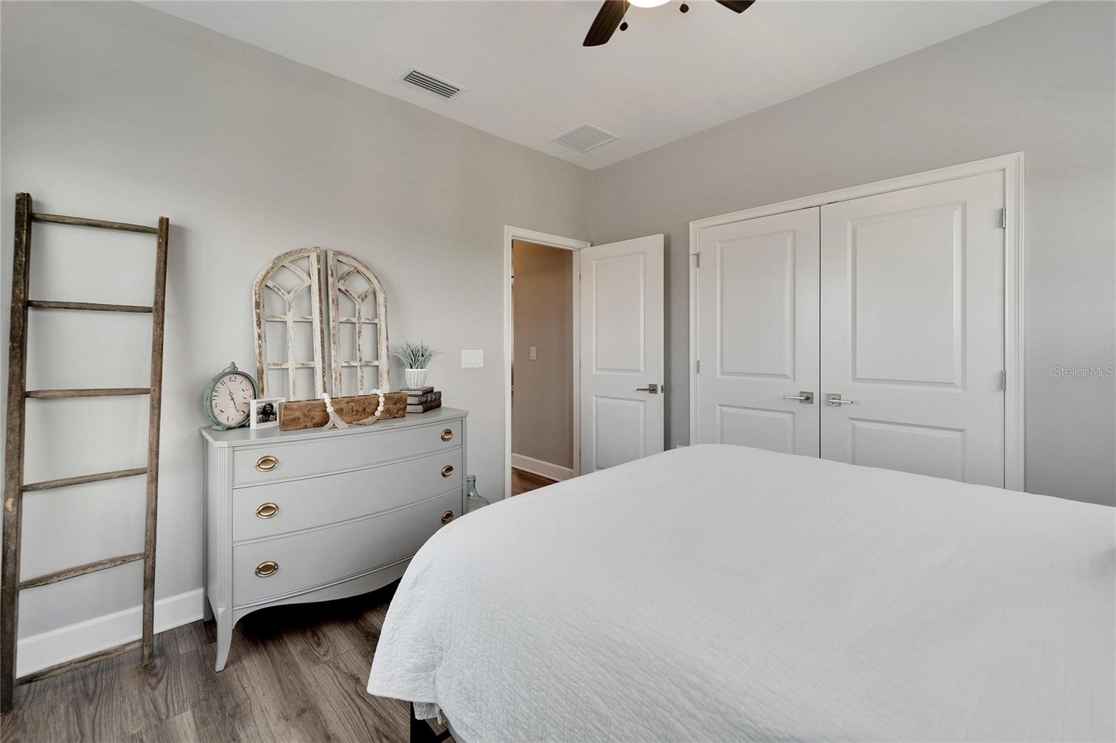 MIRABAY PRCL 8 - Residential