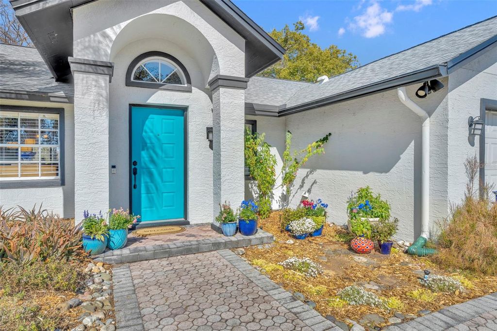 Photo of 703 Meredith Street, Fern Park, FL 32730 (MLS # O6389152)