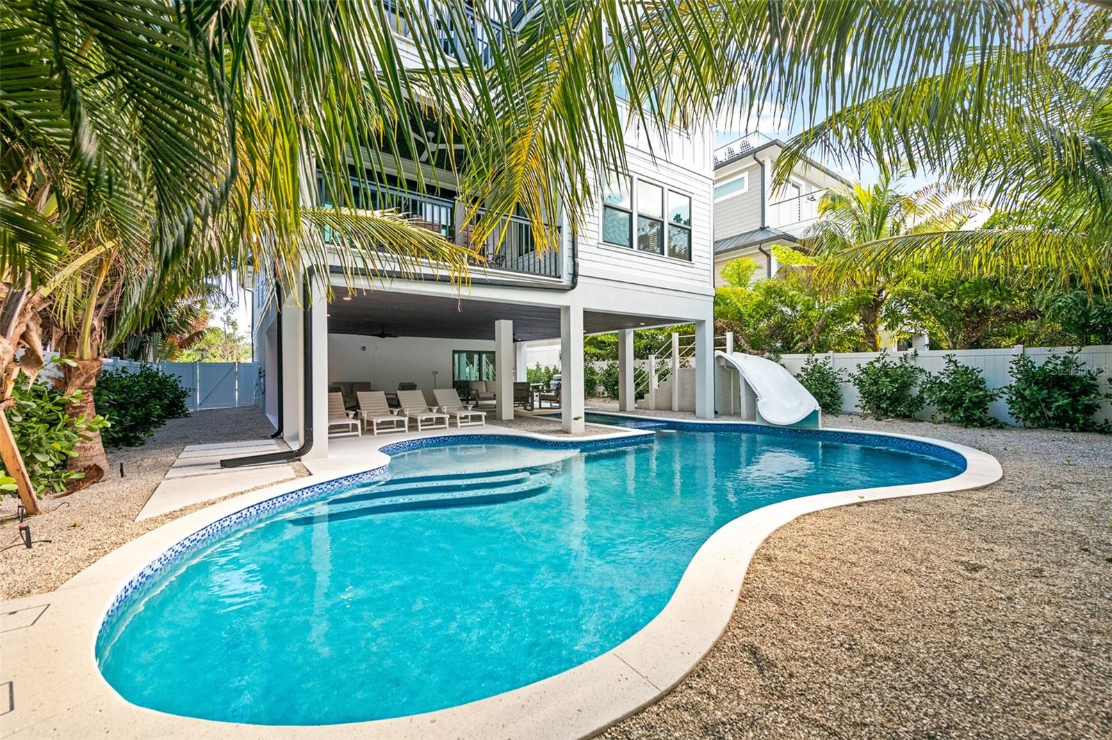 211 GRANT DRIVE