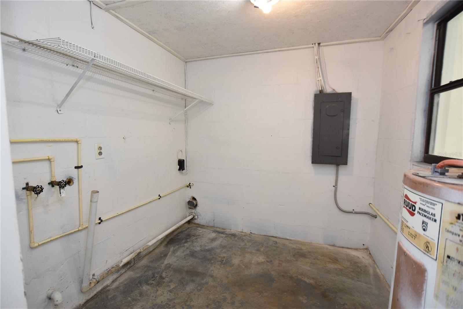 FLAMINGO HEIGHTS SUB - Residential Lease