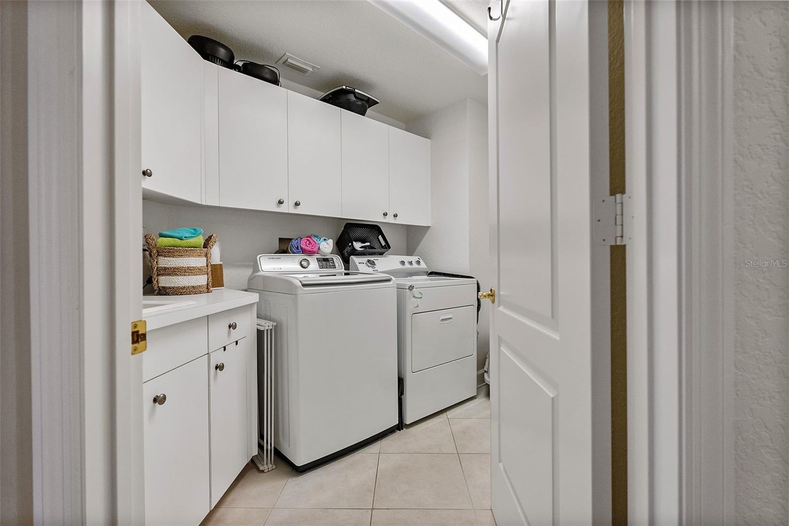 FLORENCIA CONDO - Residential